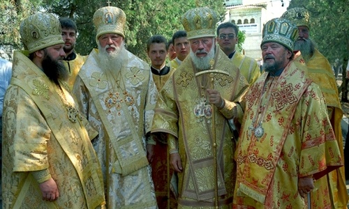Епархия просит крымчан не веселиться с демонами