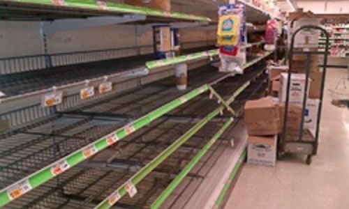 В крымских супермаркетах дефицит конфет и красной икры