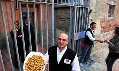 В итальянской тюрьме можно посидеть при свечах