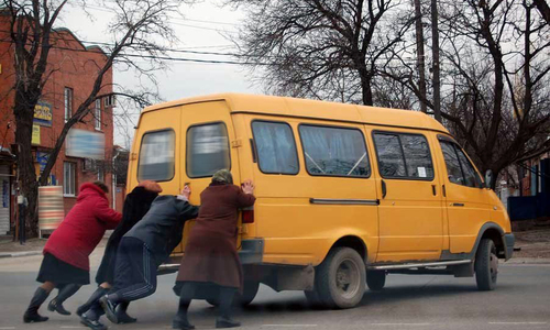 В Симферополе пассажиры толкали заглохшую маршрутку