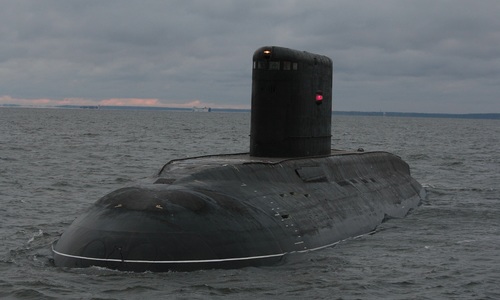 У Севастополя плавает ничья подводная лодка
