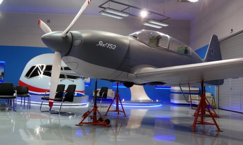 Новый самолет Як-152 совершил первый полет
