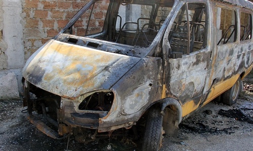 В Севастополе хулиганы сожгли школьный автобус