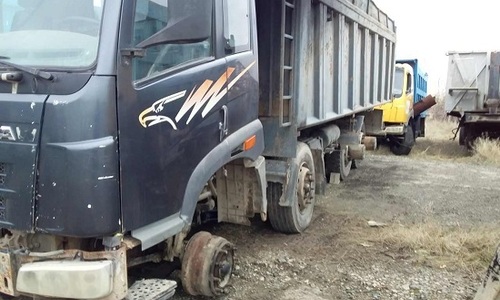 Автослесаря в Евпатории едва не раздавил грузовик
