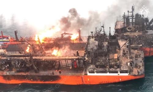 Тела моряков со сгоревших в Черном море танкеров снова ищут