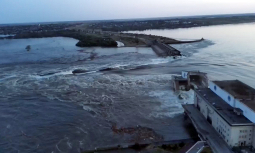 Разрушенная Каховская плотина обмелит канал в Крым
