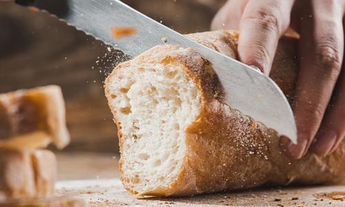 Хлеб в детские сады Симферополя попадает через руки зэков