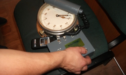 В аэропорту Симферополя у россиянина обнаружили радиоактивные часы