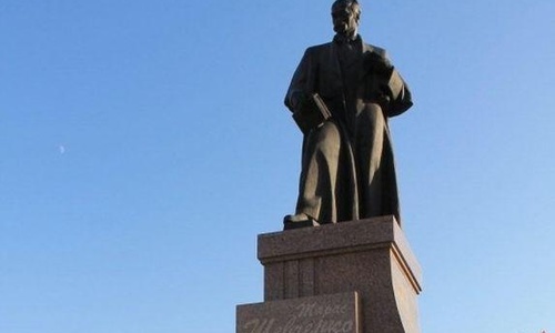 В Севастополе хотят снести памятник Шевченко