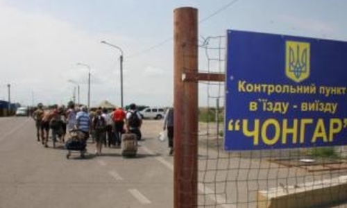 Украинцы снова создают очереди при въезде в Крым