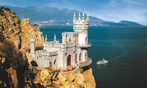 Крымские дворцы остались без ремонта