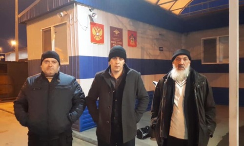Ночью на Крымском мосту задержали троих крымских татар