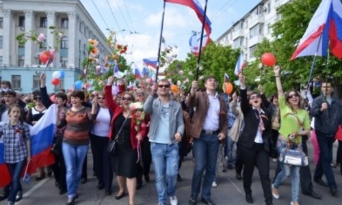 Аксенов отменил первомайские демонстрации и митинги в Крыму