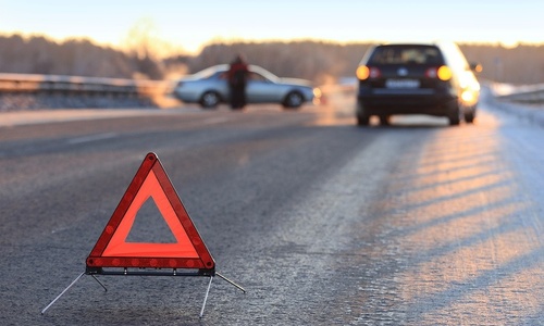 Снегопад спровоцировал аварии на крымских дорогах