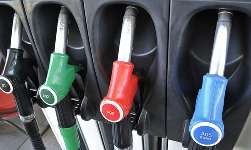 В Симферополе и Севастополе продают самый дорогой бензин