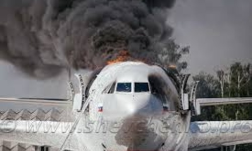В Симферопольском аэропорту немножко подгорел самолет