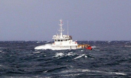 Проходящий сухогруз спас моряков возле Керчи