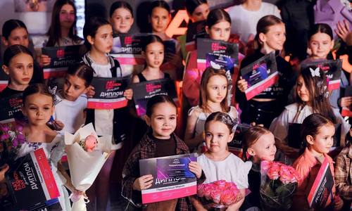 В Симферополе прошел модный показ «A&T FASHION DAY spring 2024»