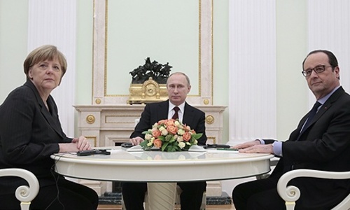 Путин обратил внимание Олланда и Меркель на провокации Киева в Крыму