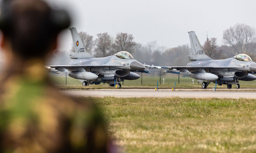 Зеленский пообещал, что дальше Крыма F-16 залетать не будут