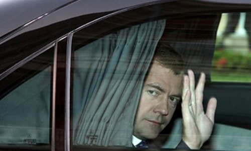 Скромный кортеж Дмитрия Медведева проехал по Симферополю
