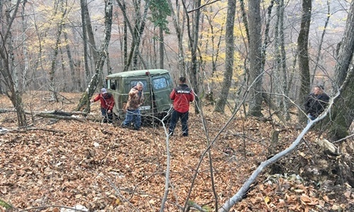 В лесу близ Белогорска опрокинулся «УАЗик» с тремя пассажирами