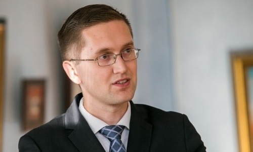 Эстонский депутат хочет привезти денег землякам в Крыму