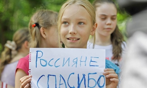 Украинцы бегут в Крым не от войны, а ради бесплатного курорта – Аксенов