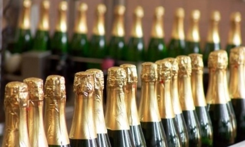 В России установили минимальные цены на шампанское