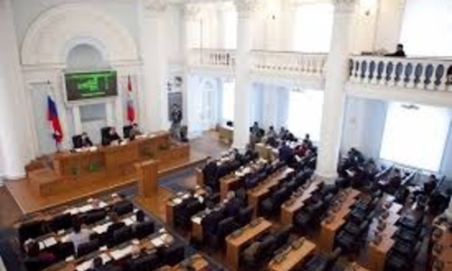 Прогубернаторские депутаты обвинили сторонников Чалого в парламенте в узурпации власти