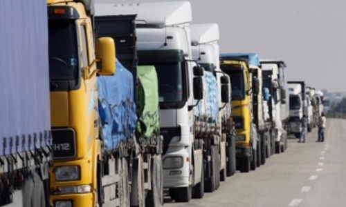 На лето грузовикам в Крыму запретили ездить днем