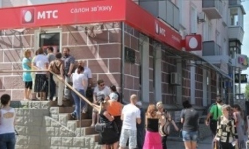 На волне паники крымчане расхватывают российские сим-карты