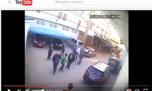 В интернет попало видео драки с участием феодосийского депутата