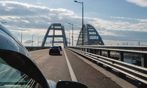 Крымский мост внезапно закрыли под предлогом военных учений