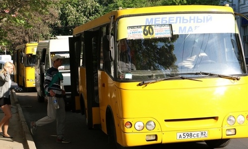 Маршрутчики Крыма требуют поднять цены за проезд