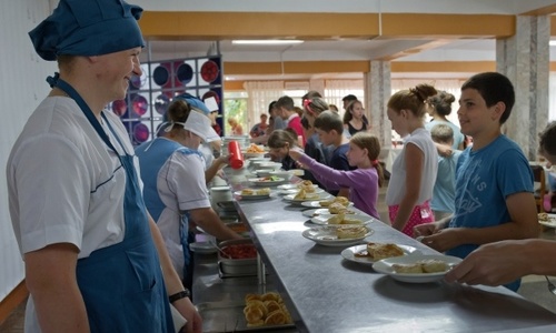 Нарушения в лагерях Крыма связаны с организацией питания