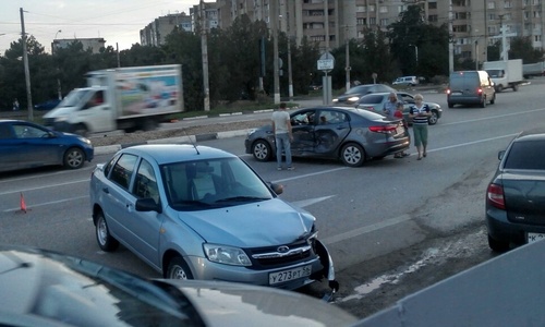 Авария на ГРЭСе парализовала движение в аэропорт Симферополя