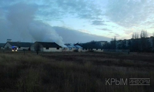 В Феодосии сгорел бывший военный склад