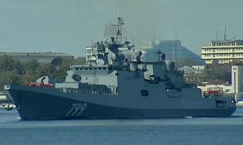 В Севастополь пришел фрегат «Адмирал Макаров»