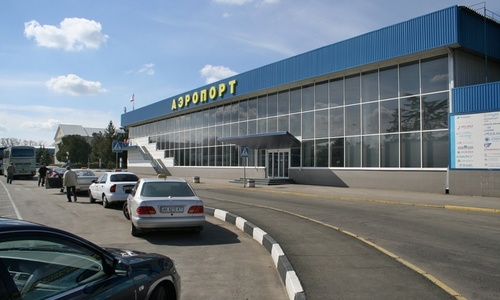 Аэропорт «Симферополь» оцеплен. Сотрудники спецслужб ищут бомбу