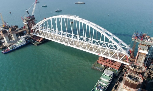 Автомобили поедут по мосту в Крым до конца 2018 года