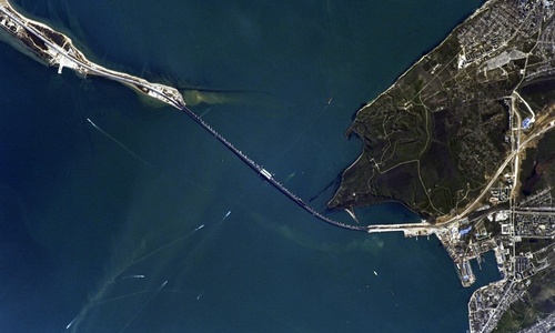 Путину показали фото Крымского моста из космоса