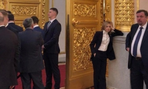 Соцсети высмеяли Поклонскую на инаугурации Путина