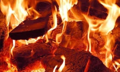 В Евпатории горит магазин