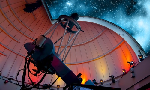 В Евпатории чинят телескоп для слежки за Луной