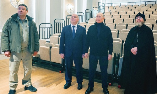Путин неожиданно приехал в Севастополь