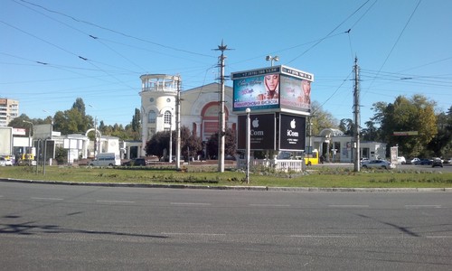 В центре Симферополя загорелся рекламный щит