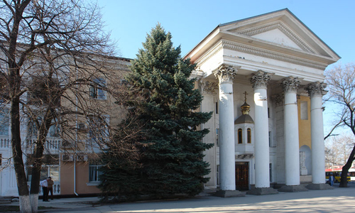 Крымские власти судятся за храм в центре Симферополя