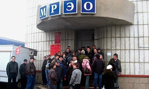 Программное обеспечение ГИБДД загнало крымчан в многочасовые очереди