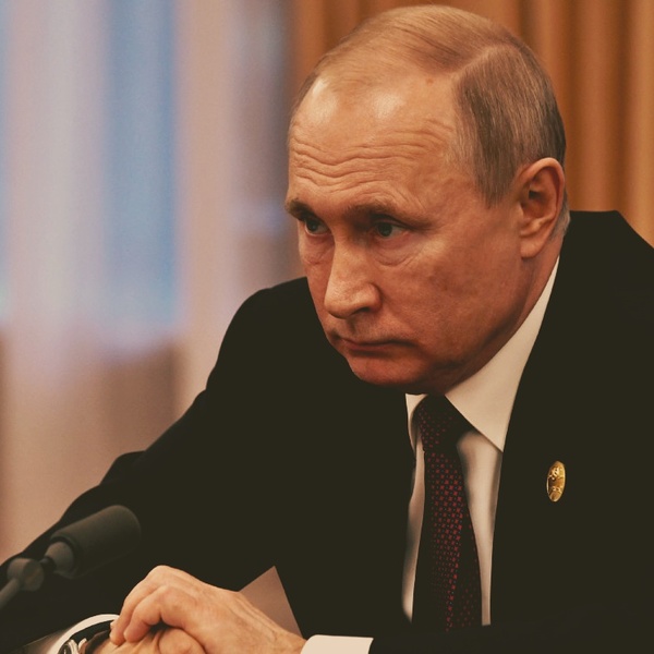 Путин потребовал доложить ему о ситуации в Крыму